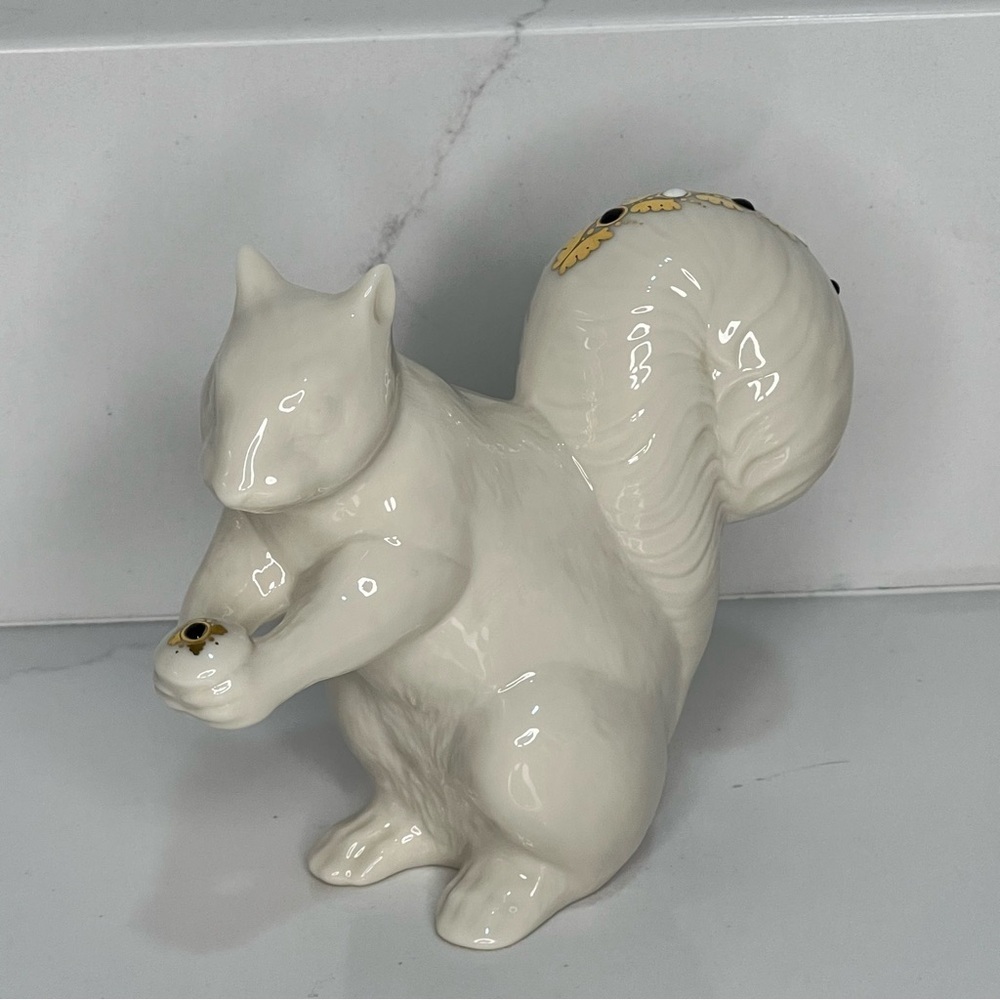 Lenox Bone China Jewels Squirrel Gold Trim Fall Autumn Figurine